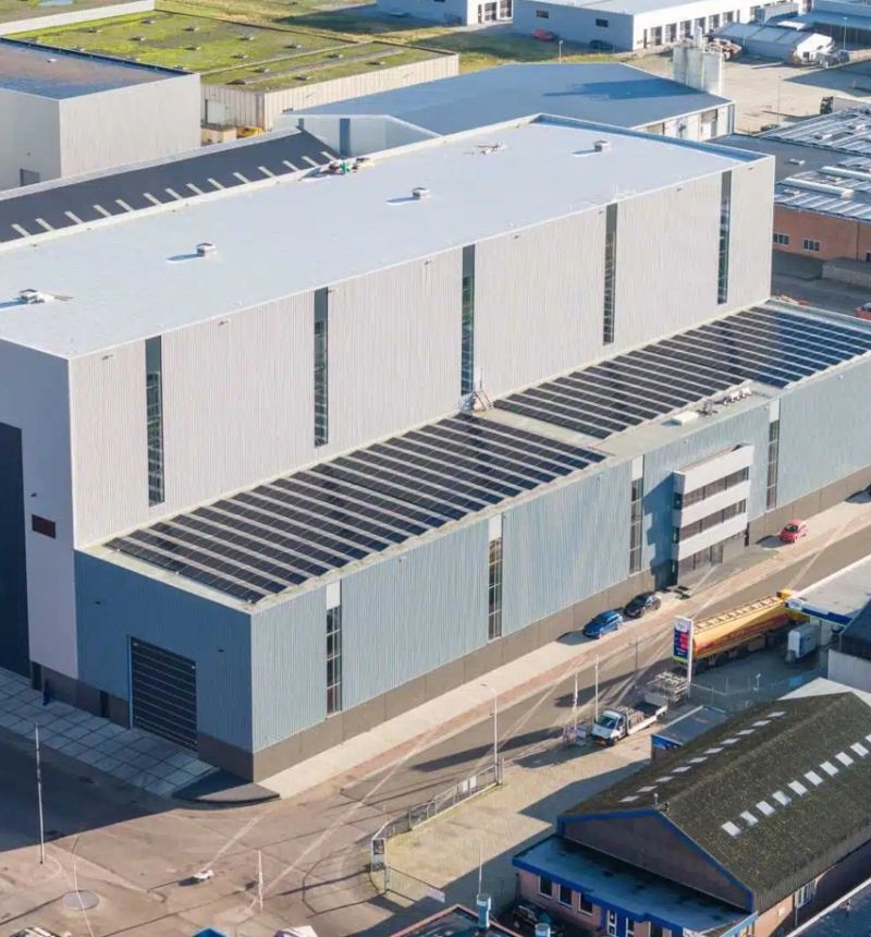 Bedrijfshal voorzien van 720 zonnepanelen!